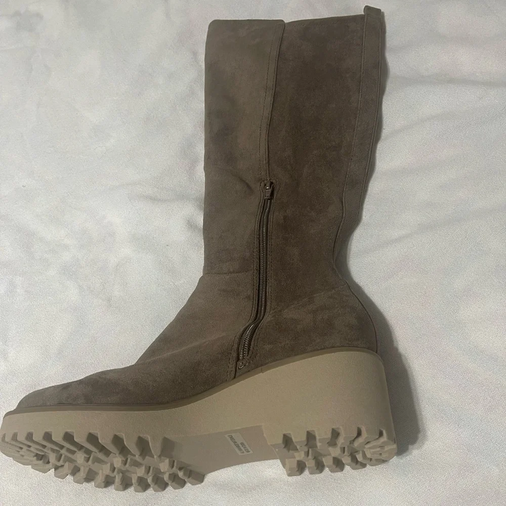 Dolce Vita Suede Lug Sole Platform  Boots Brown Size 9